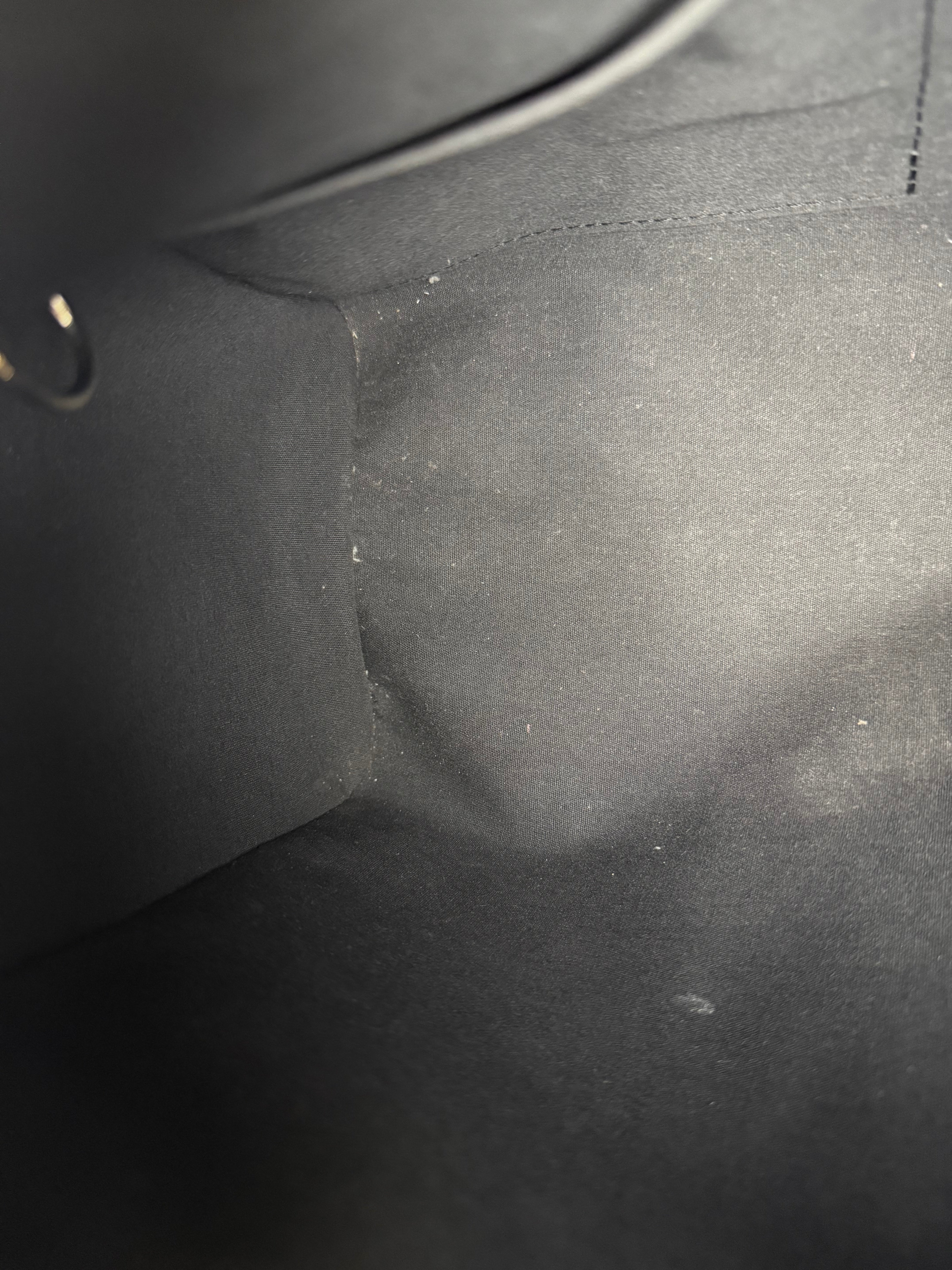 Louis Vuitton Black Epi Speedy 25