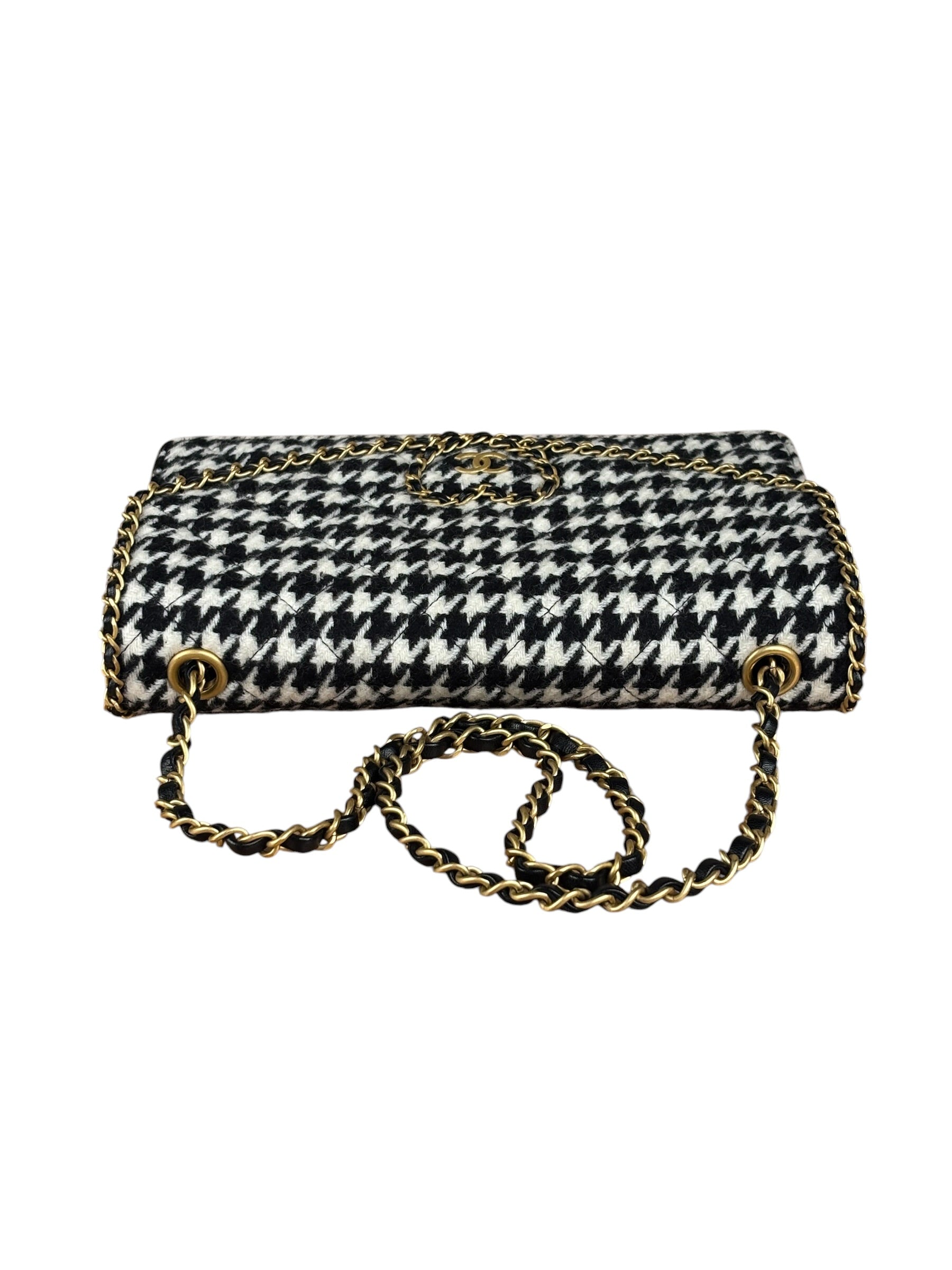 Chanel Houndstooth Tweed Heart Chain Flap Bag 2024