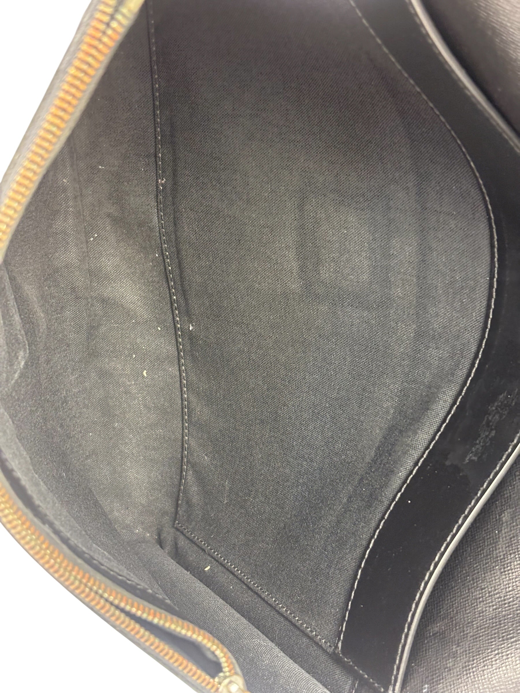 Louis Vuitton Black Leather Taiga Minuto Documents Portfolio