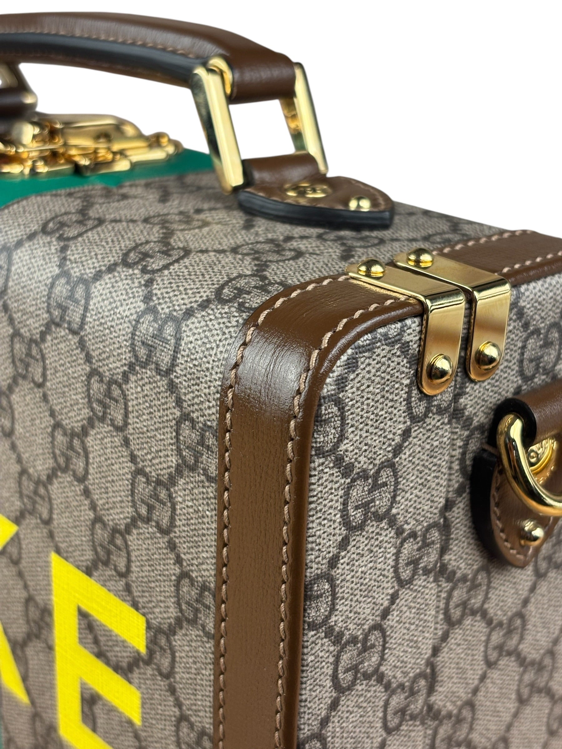 Gucci GG Supreme Fake/Not Savoy Beauty Case Crossbody
