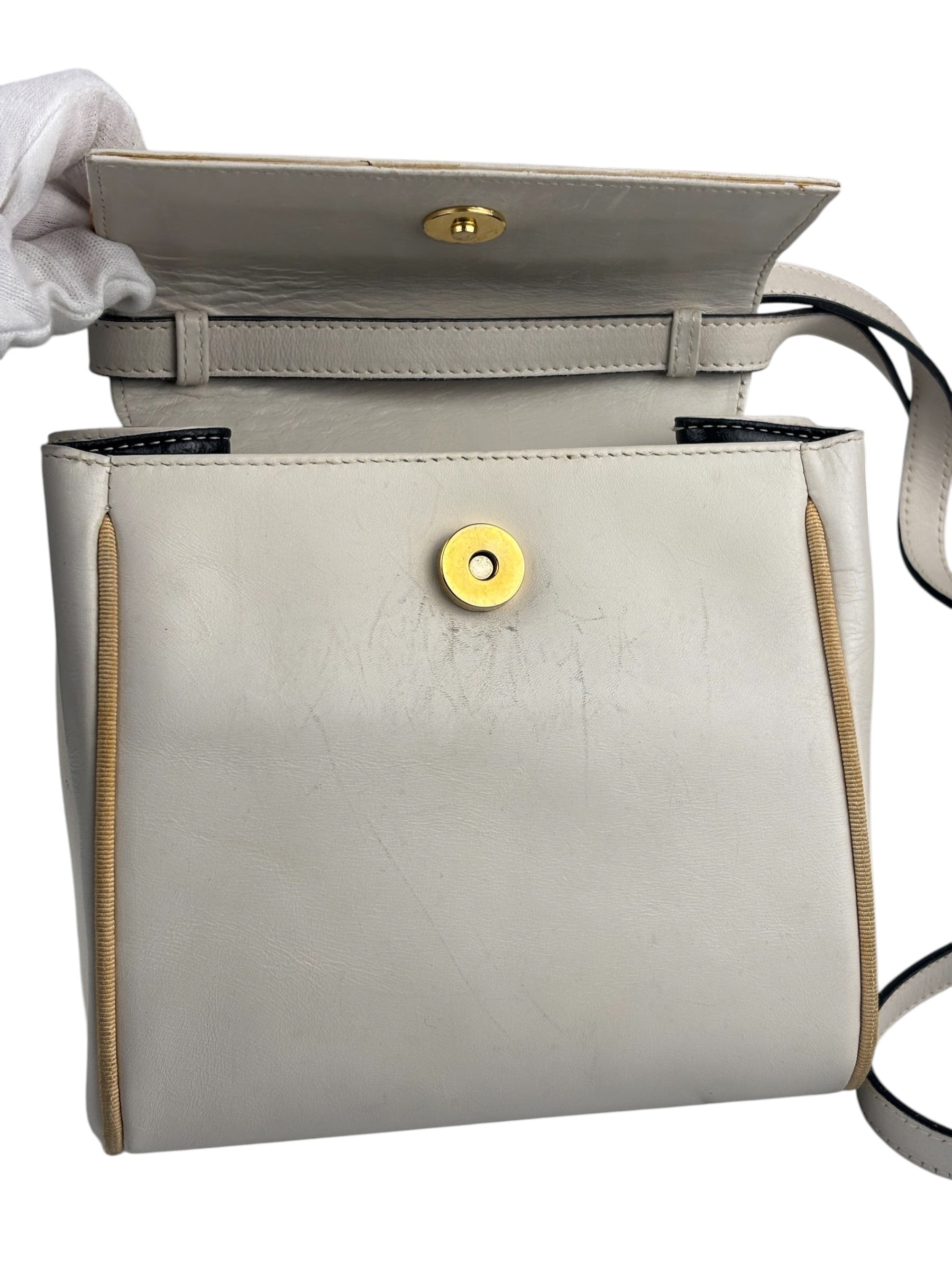 Salvatore Ferragamo Vintage Cream Vara Leather Crossbody Shoulder Bag