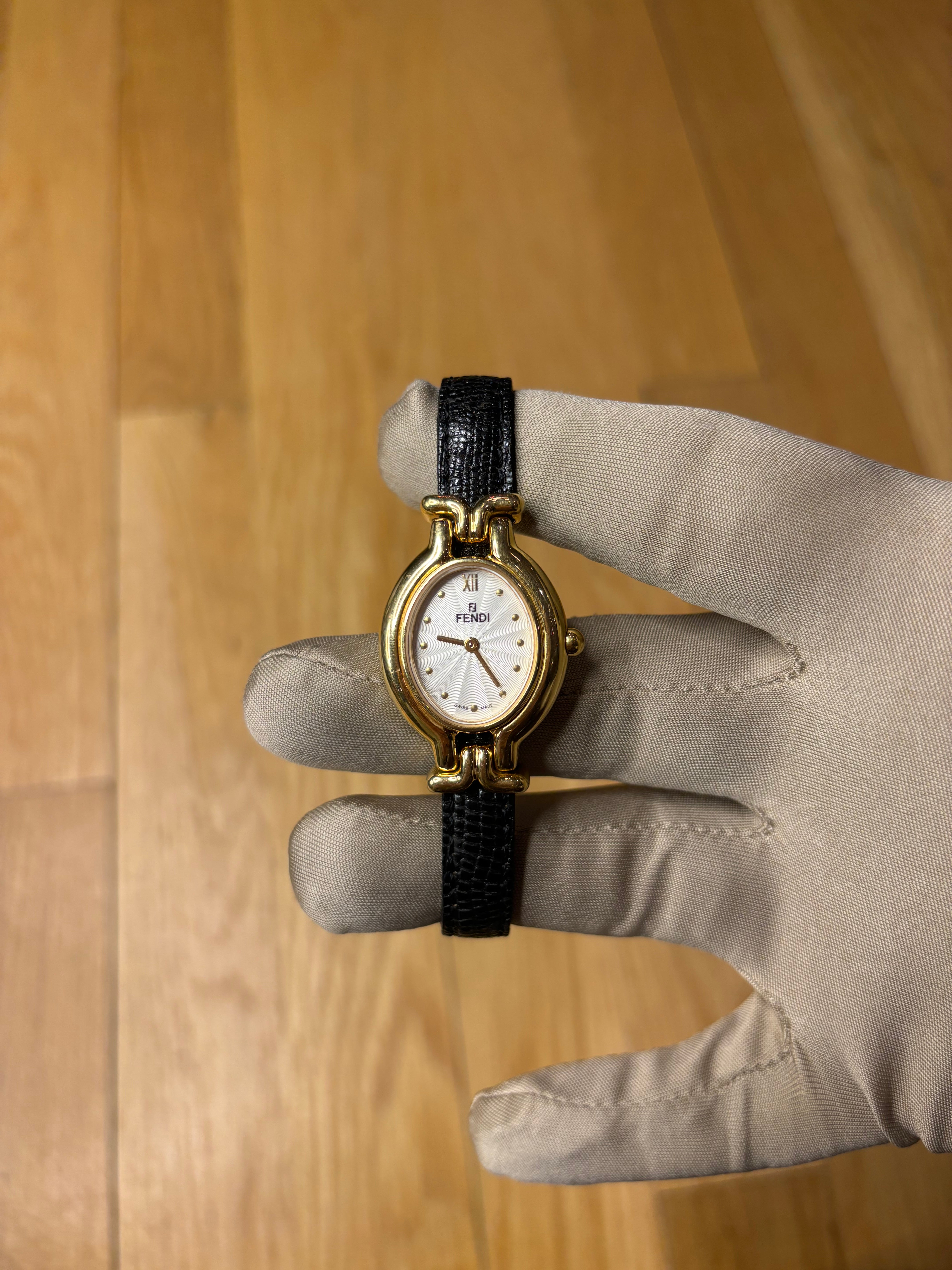 Fendi Oval Silver Dial Gold Plated Interchangeable Bands