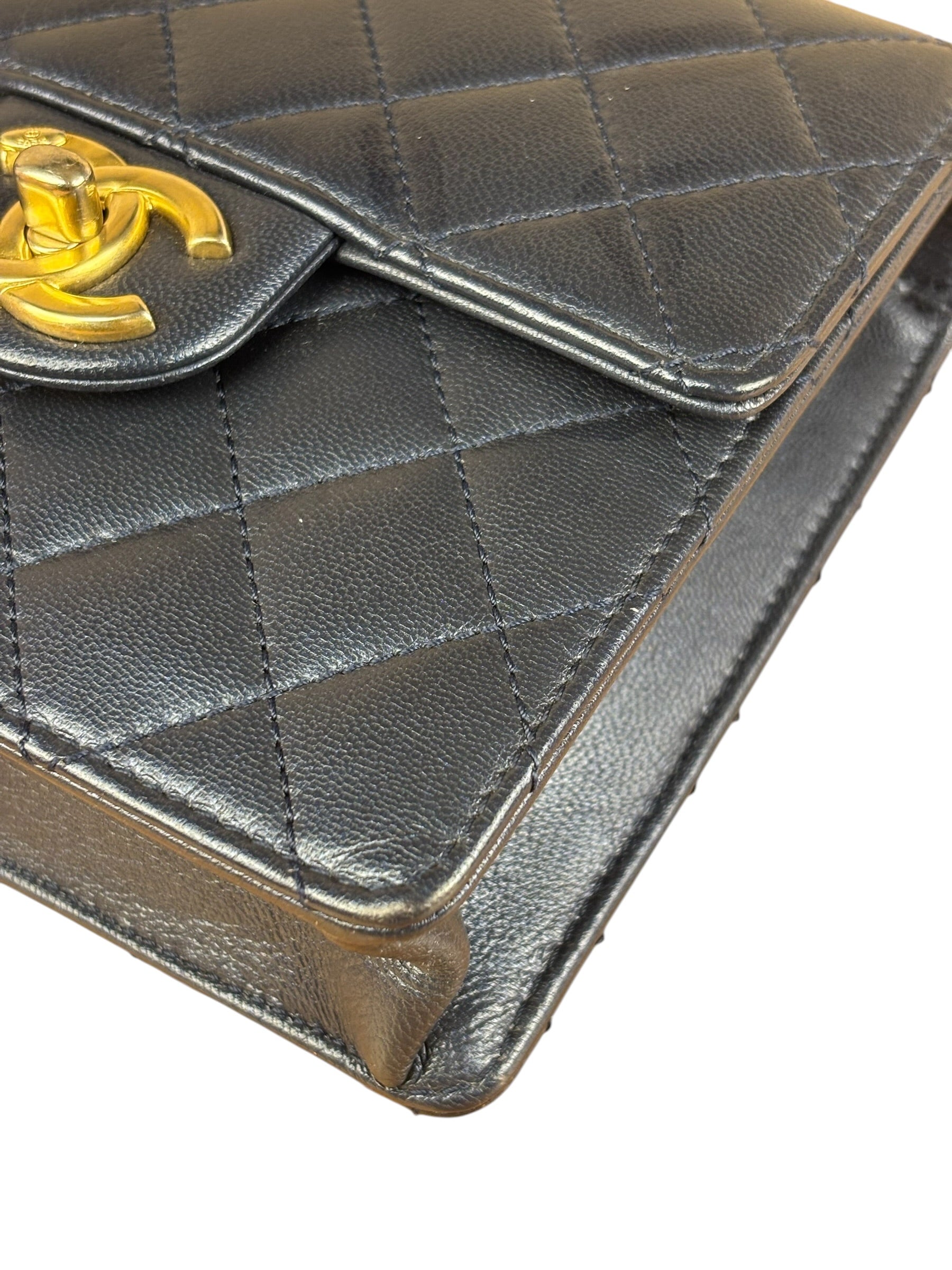 Chanel Chic Pearl Flap Shoulder/Crossbody Bag