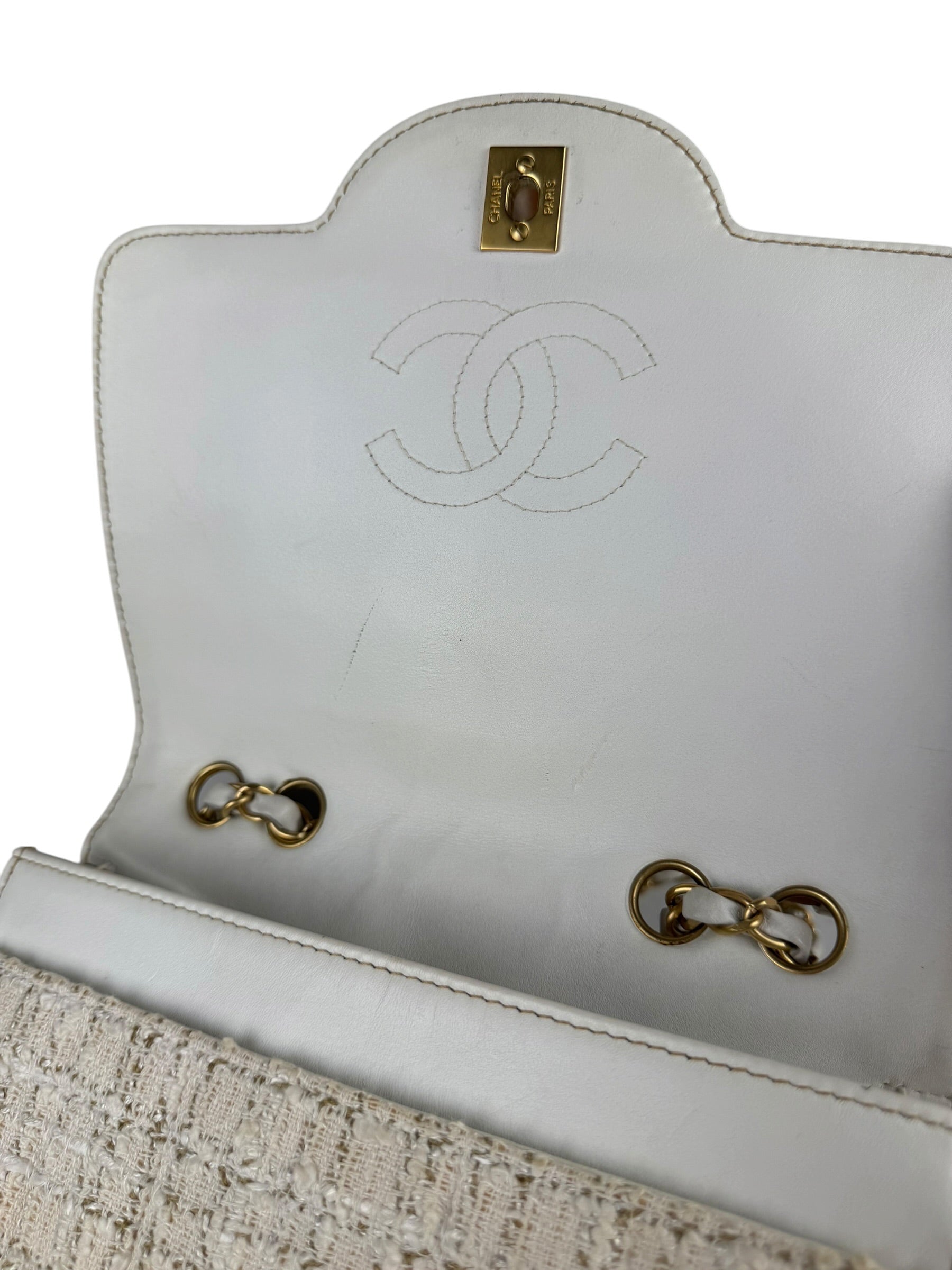 Chanel White Leather Trim Tweed Shoulder Bag 2001
