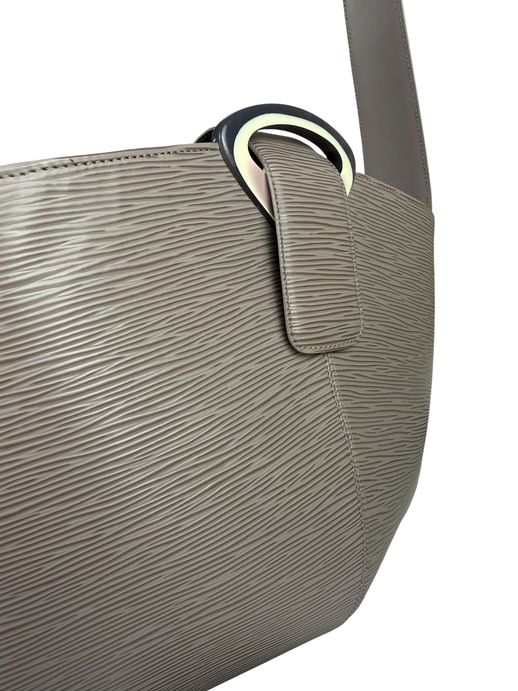 Louis Vuitton Lilac Epi Leather Reverie Hobo Bag