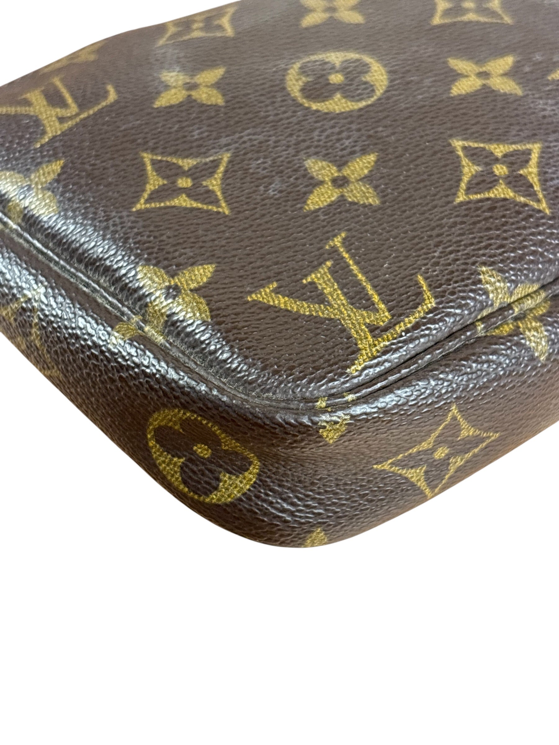 Louis Vuitton Monogram Pochette