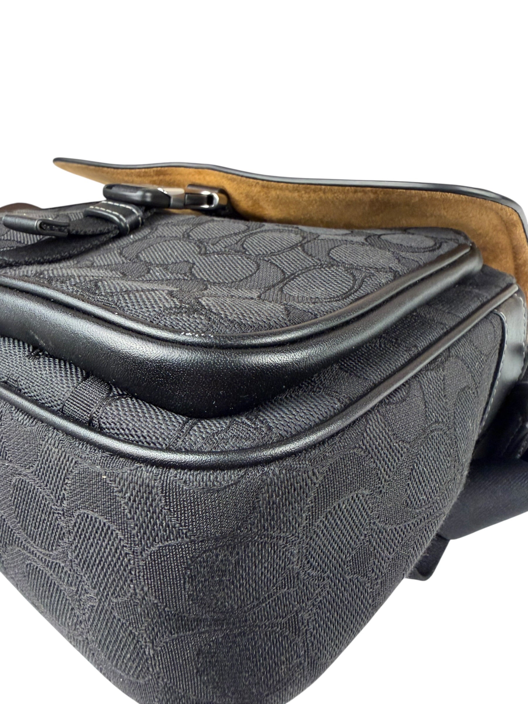 Coach Black Leather Pace Messenger Crossbody Bag