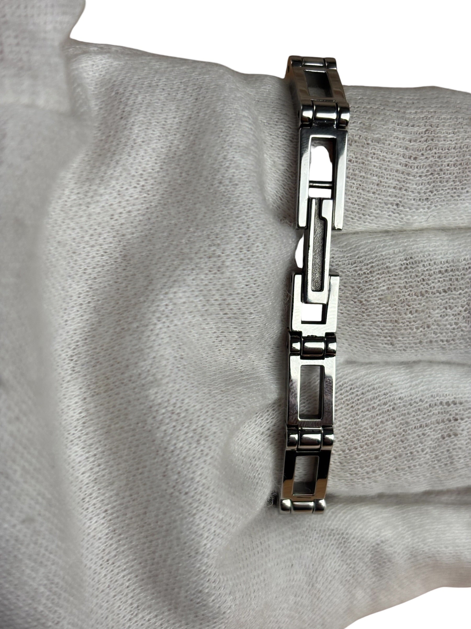 Gucci Vintage Black Dial Narrow Rectangular Link Watch 3900L