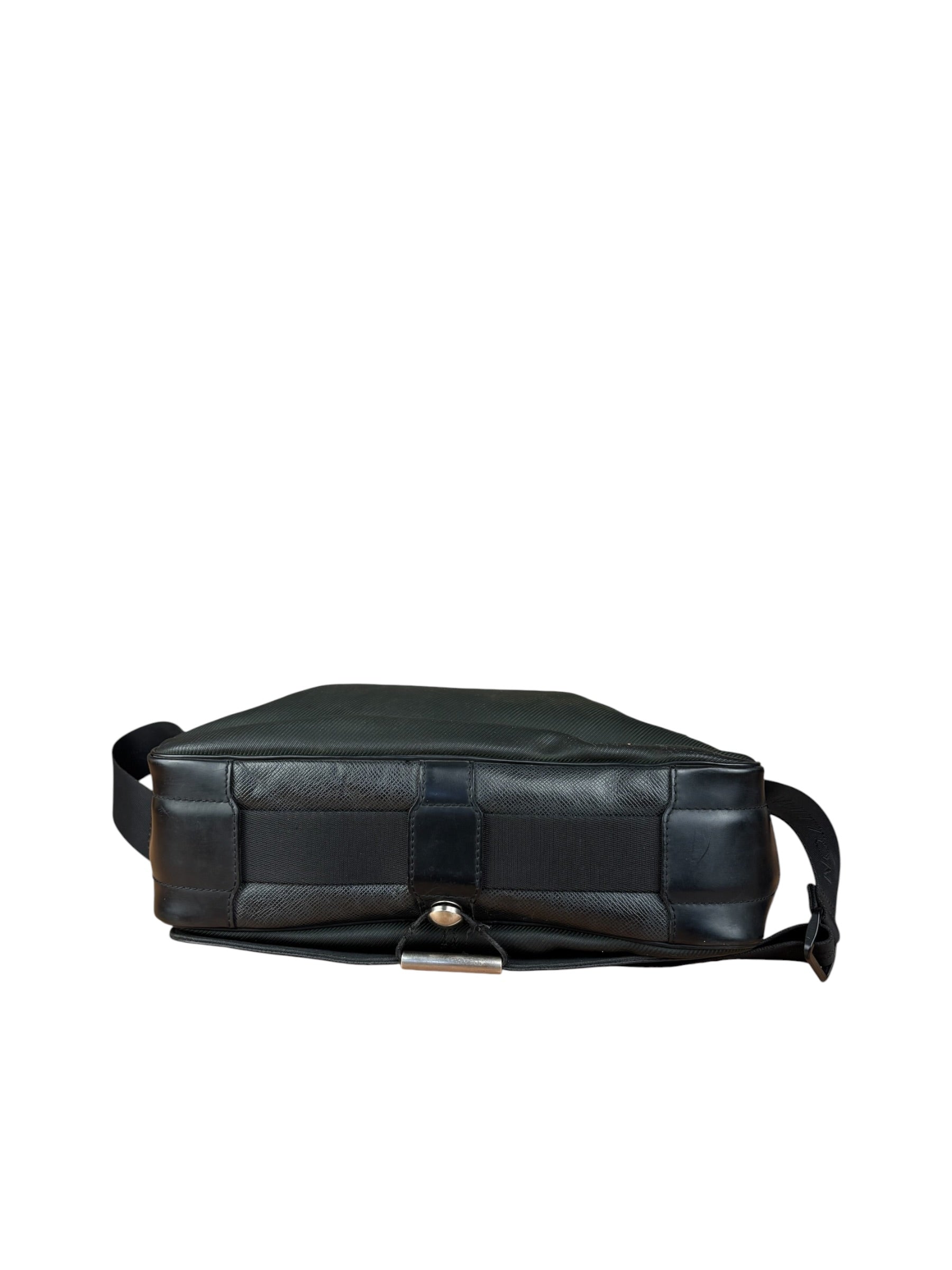 Louis Vuitton Black Leather Taiga Viktor Messenger Bag