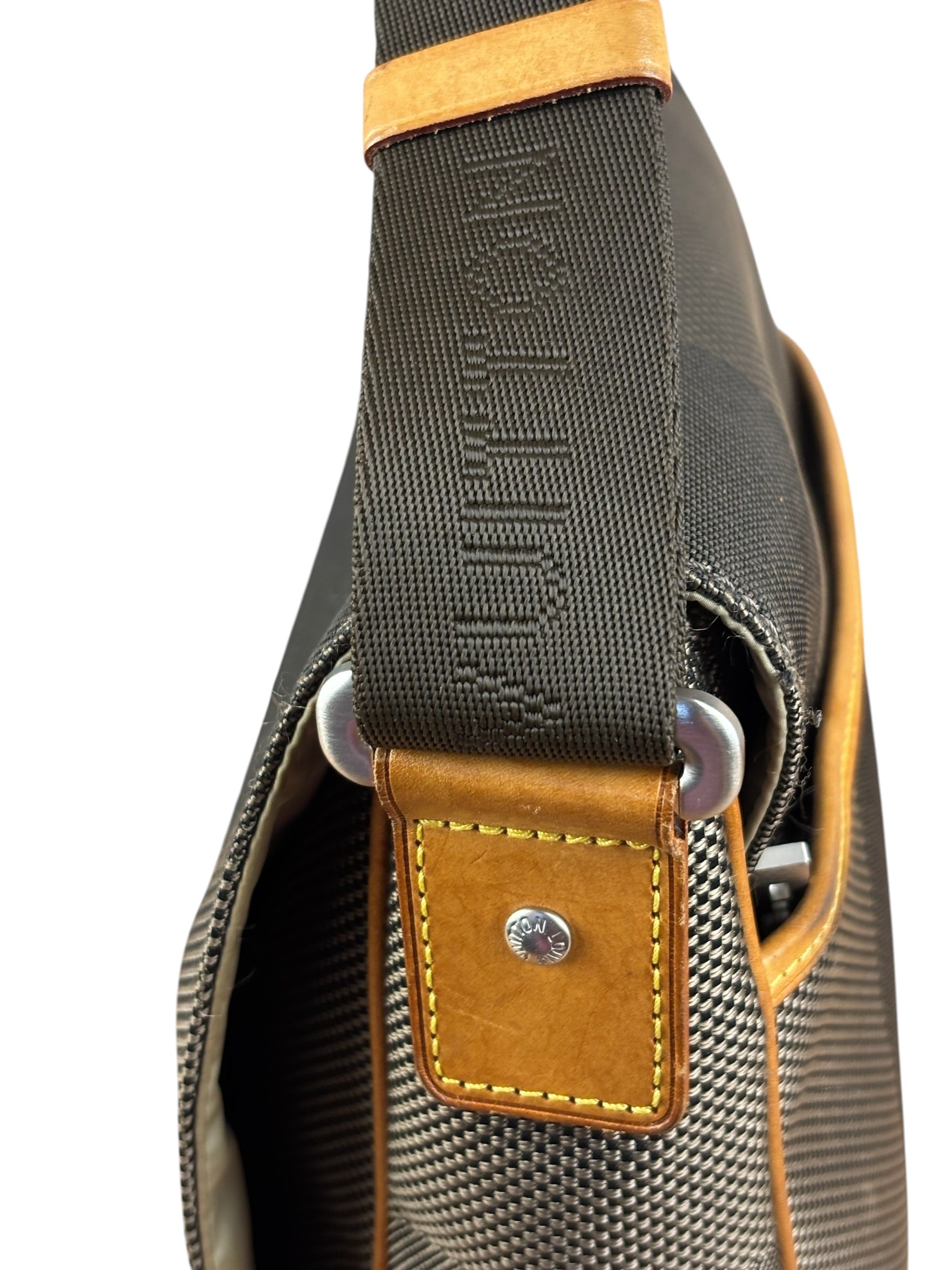 Louis Vuitton Damier Geant Messenger Shoulder Bag
