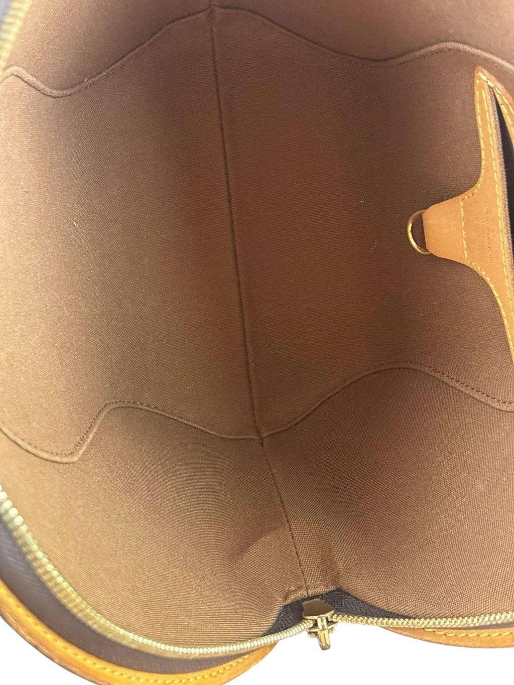 Louis Vuitton Monogram Ellipse Handbag PM