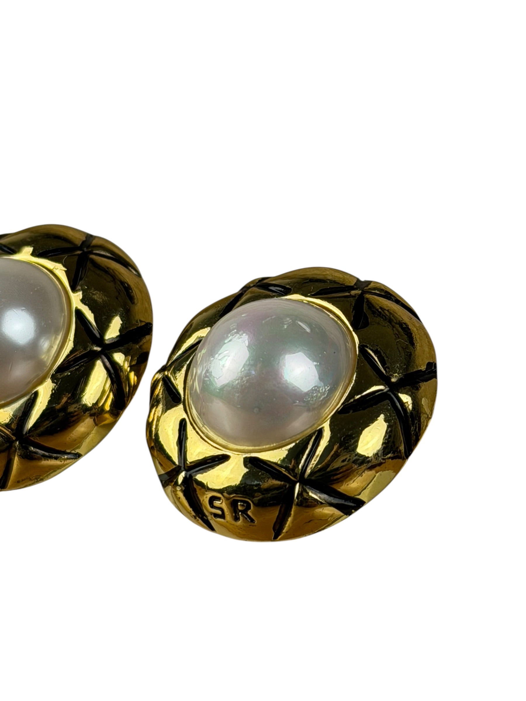 Chanel Vintage Clip On Earrings SR