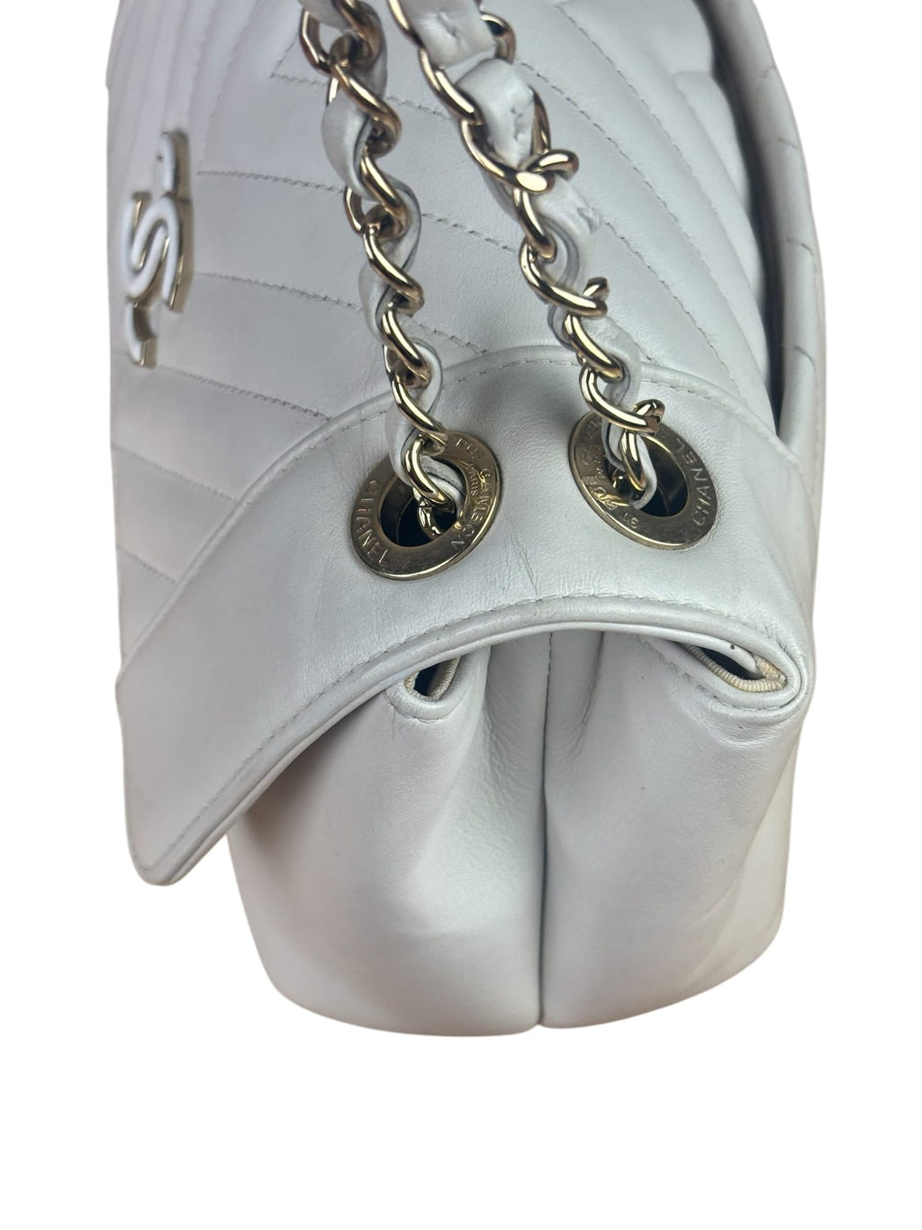 Chanel White Lambskin Chevron-Quilted Flap Bag 2019